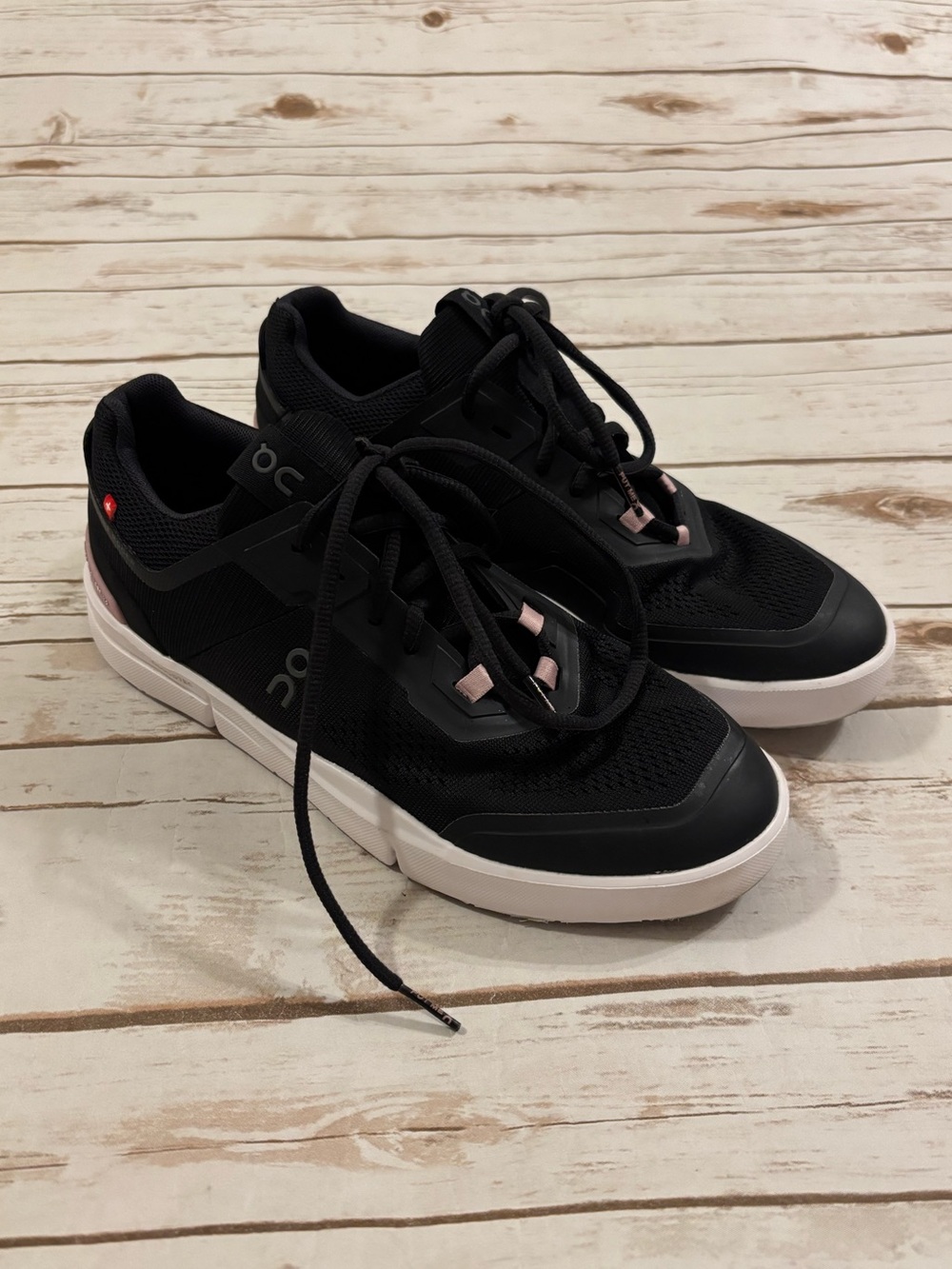 On The ROGER Women’s Spin Tennis Sneakers In Black and Zephyr Size 8.5